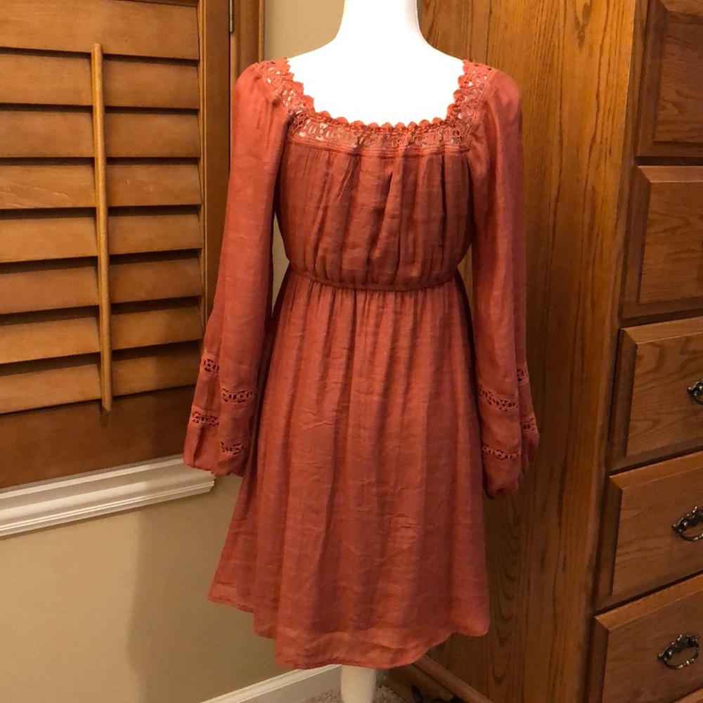 Long sleeved, gauzy dress in light rust. - Picture 2 of 5